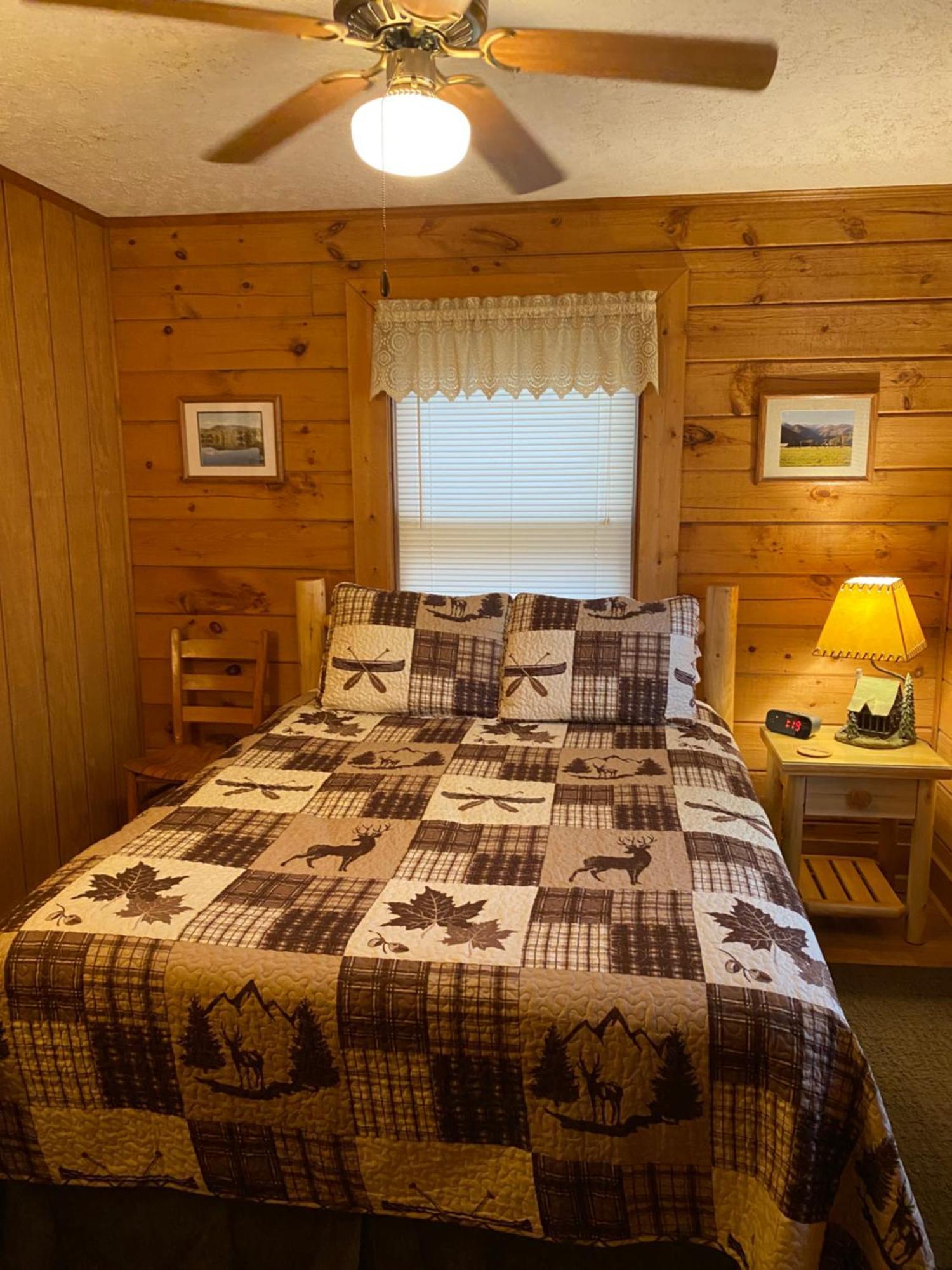 Misty Creek Log Cabins マギー・バレー エクステリア 写真