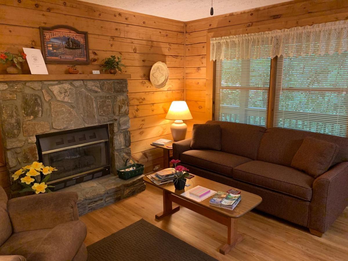Misty Creek Log Cabins マギー・バレー エクステリア 写真